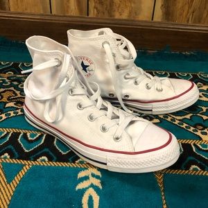 White Hightop Converse All-Star